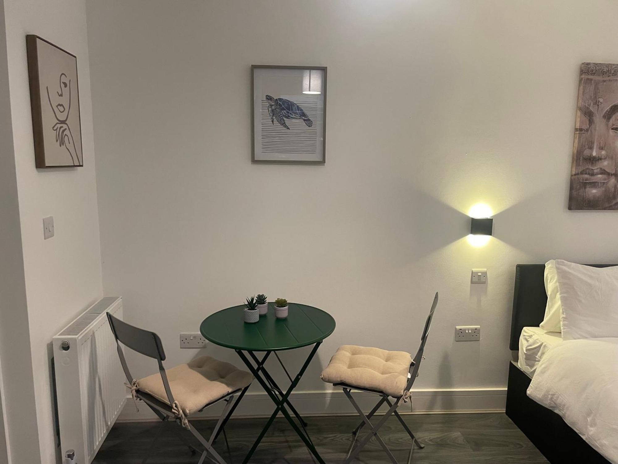 Amazing 2 - East Apartment